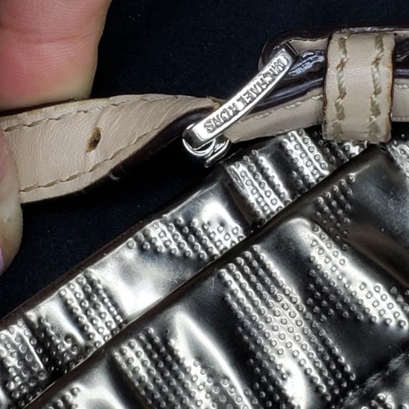 MICHAEL KORS Metallic Pewter Mirror Logo PVC & Leather North South Jet Set Tote - Picture 11 of 16